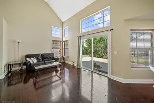 990 Pennwood Ln, Bolingbrook, IL 60440 - Photo 6