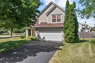 990 Pennwood Ln, Bolingbrook, IL 60440 - Photo 2