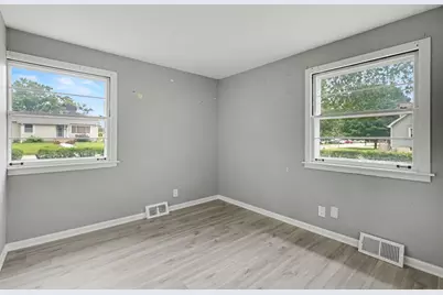 2104 Webb Street, Crest Hill, IL 60403 - Photo 8