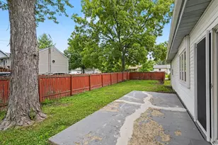 2104 Webb St, Crest Hill, IL 60403 - Photo 14