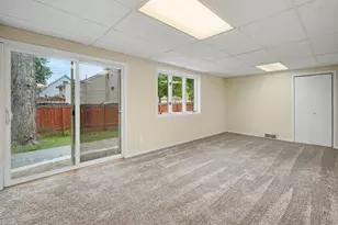 2104 Webb St, Crest Hill, IL 60403 - Photo 10