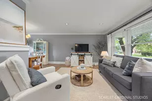 213 W Gartner Rd, Naperville, IL 60540 - Photo 4