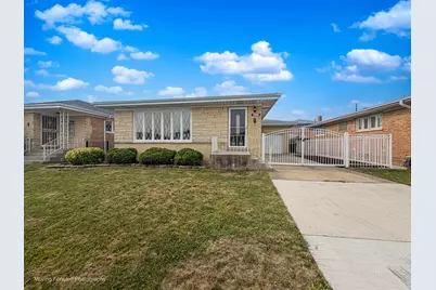 8517 W Carmen Avenue, Chicago, IL 60656 - Photo 1