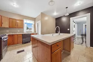 319 S Hennepin Ave, Dixon, IL 61021 - Photo 10