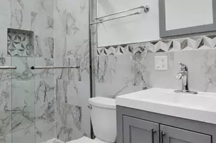 7431 S Paxton Ave, Chicago, IL 60649 - Photo 6