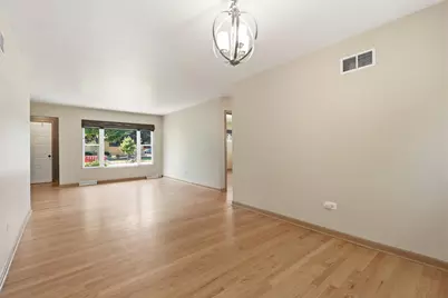13 S School Street, Mount Prospect, IL 60056 - Photo 8