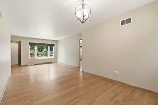 13 S School St, Mount Prospect, IL 60056 - Photo 8