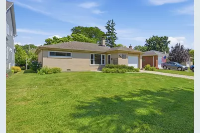 13 S School Street, Mount Prospect, IL 60056 - Photo 2