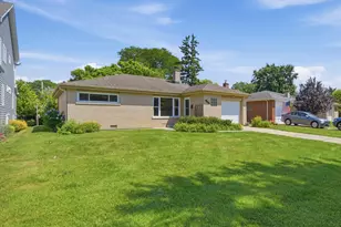 13 S School St, Mount Prospect, IL 60056 - Photo 2