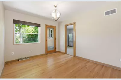 13 S School Street, Mount Prospect, IL 60056 - Photo 10