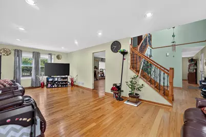 1162 Hyannis Circle, Carol Stream, IL 60188 - Photo 8
