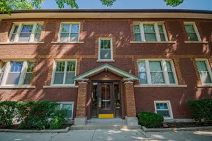 646 Adams St, Oak Park, IL 60304 - Photo 2