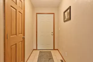 3078 Derbyshire Dr, Machesney Park, IL 61115 - Photo 4