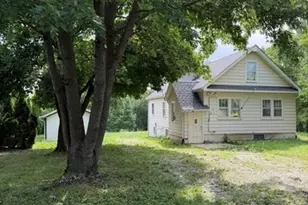 8S057 S Vine St, Burr Ridge, IL 60527 - Photo 2