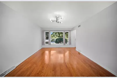 11834 S Campbell Avenue, Chicago, IL 60655 - Photo 8