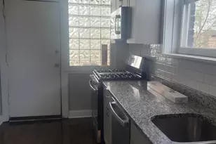 7918 S Essex Ave, Chicago, IL 60617 - Photo 8