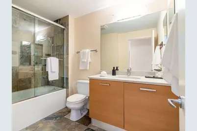 500 W Superior Street #2401, Chicago, IL 60654 - Photo 38