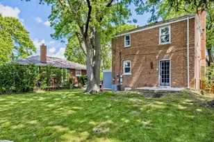 8646 Harms Rd, Skokie, IL 60077 - Photo 22