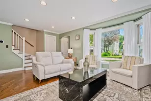 8646 Harms Rd, Skokie, IL 60077 - Photo 6