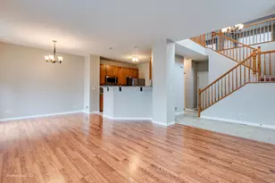 24039 Walnut Cir, Plainfield, IL 60585 - Photo 6