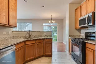 24039 Walnut Cir, Plainfield, IL 60585 - Photo 10