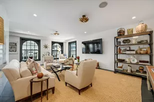 257 E Delaware Pl, Chicago, IL 60611 - Photo 10