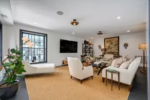 257 E Delaware Pl, Chicago, IL 60611 - Photo 8