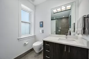 257 E Delaware Pl, Chicago, IL 60611 - Photo 32