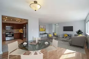930 Ontario St, Oak Park, IL 60302 - Photo 2