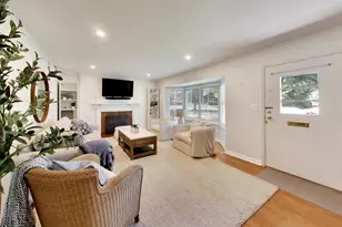 800 Hunter Rd, Glenview, IL 60025 - Photo 4