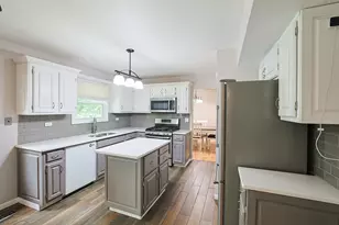 1410 Huntington Dr, Mundelein, IL 60060 - Photo 26
