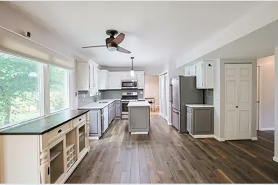 1410 Huntington Drive, Mundelein, IL 60060 - Photo 10