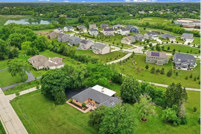 5 Bruce Circle N, Hawthorn Woods, IL 60047 - Photo 4