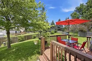9 Tenneyson Ct, Lake in the Hills, IL 60156 - Photo 36