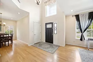 9 Tenneyson Ct, Lake in the Hills, IL 60156 - Photo 6