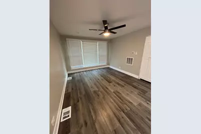 527 W 16th Place, Chicago Heights, IL 60411 - Photo 2