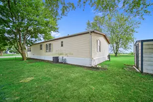 2 Berry Ln E, Bourbonnais, IL 60914 - Photo 4