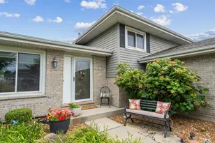 16352 Rowley Ln, Lockport, IL 60441 - Photo 2