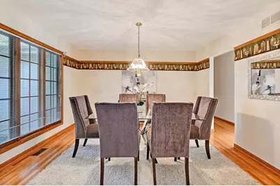 220 Rosewood Court, Westmont, IL 60559 - Photo 6