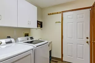 220 Rosewood Ct, Westmont, IL 60559 - Photo 14