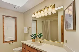 220 Rosewood Ct, Westmont, IL 60559 - Photo 20