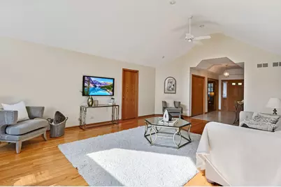 220 Rosewood Court, Westmont, IL 60559 - Photo 12