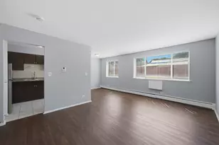 7320 N Rogers Ave, Chicago, IL 60626 - Photo 6
