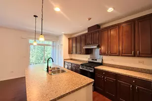 2715 Blakely Ln, Naperville, IL 60540 - Photo 8