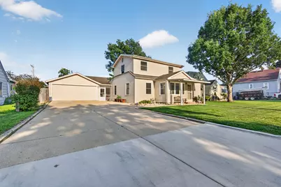 1712 Wilcox Street, Crest Hill, IL 60403 - Photo 2