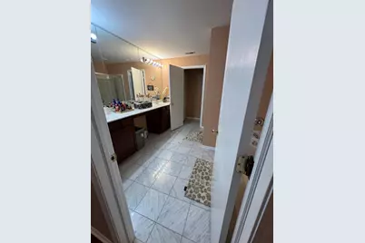 587 Saddlebrook Lane, Vernon Hills, IL 60061 - Photo 14