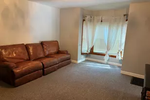 39 Leonard St, Elgin, IL 60123 - Photo 4