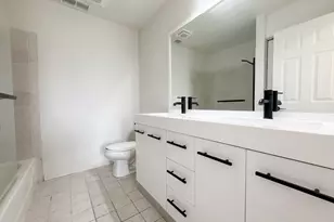 1089 Ellsworth Dr, Grayslake, IL 60030 - Photo 14