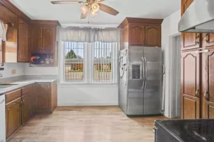 851 11th St, Carlyle, IL 62231 - Photo 24