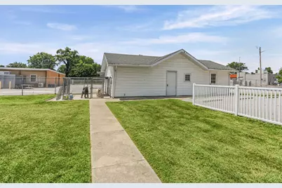 851 11th Street, Carlyle, IL 62231 - Photo 8